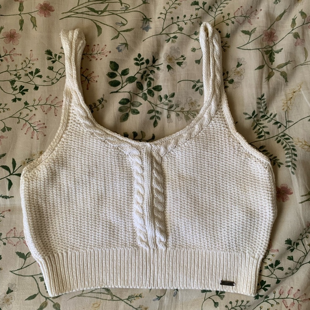 NWOT Hollister Ivory Cable Knit Crop Top